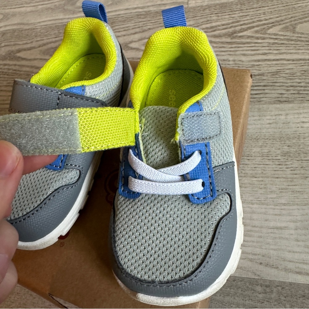 See Kai Run Gray Sneakers with Blue and Neon Accents Toddler 6 - Picture 3 of 6